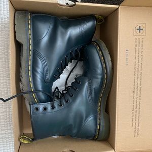 Navy Doc martens size US 7 women’s